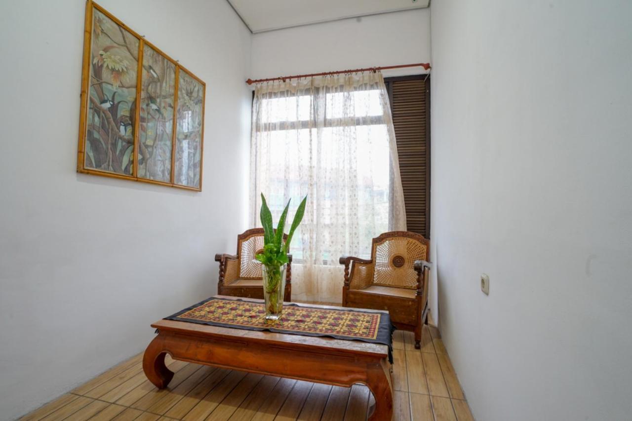 Oyo 2067 Fedith Kost Syariah Hotel