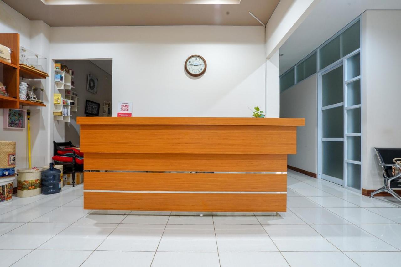 Oyo 2067 Fedith Kost Syariah 2* Palembang
