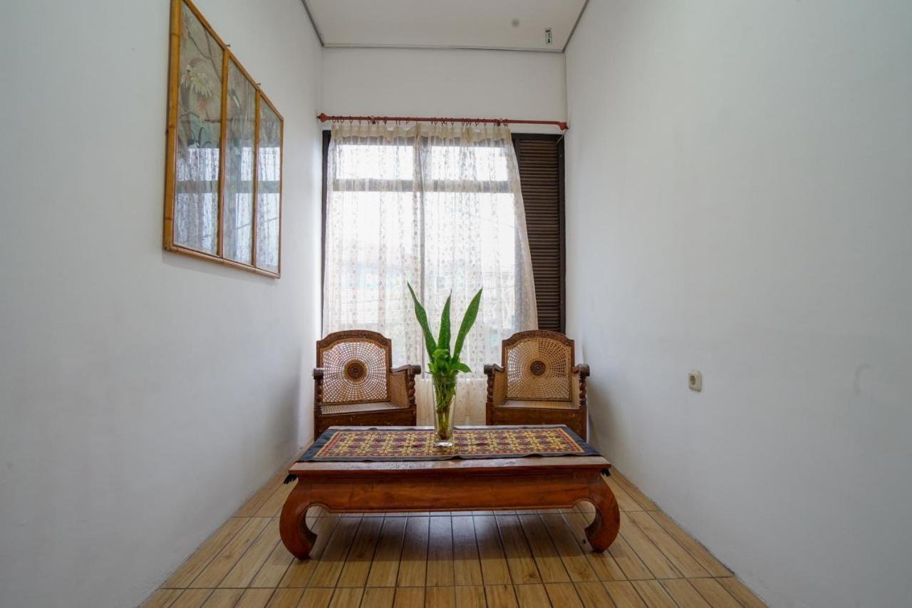 Oyo 2067 Fedith Kost Syariah Hotel 2*