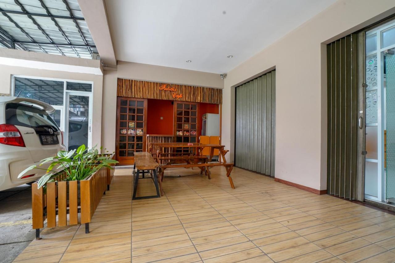 Oyo 2067 Fedith Kost Syariah Palembang