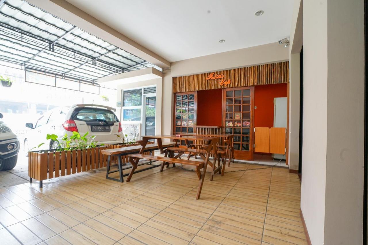 Hotel Oyo 2067 Fedith Kost Syariah 2*
