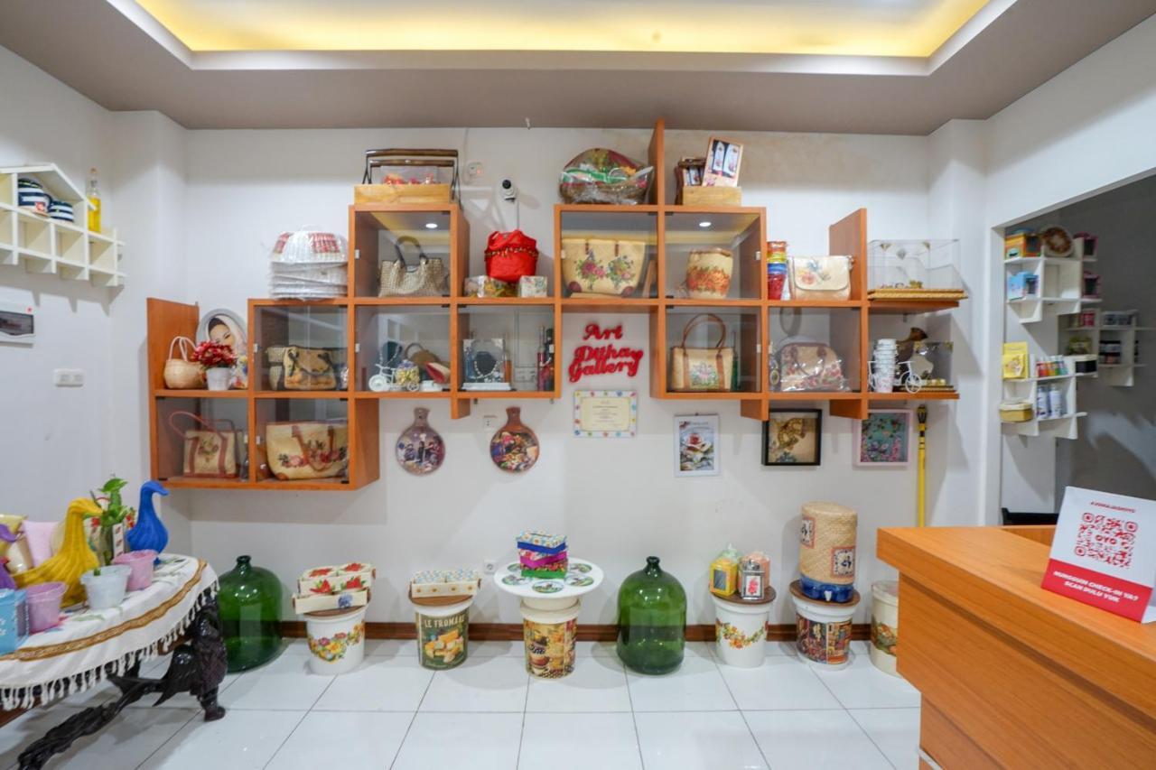 Oyo 2067 Fedith Kost Syariah 2* Palembang