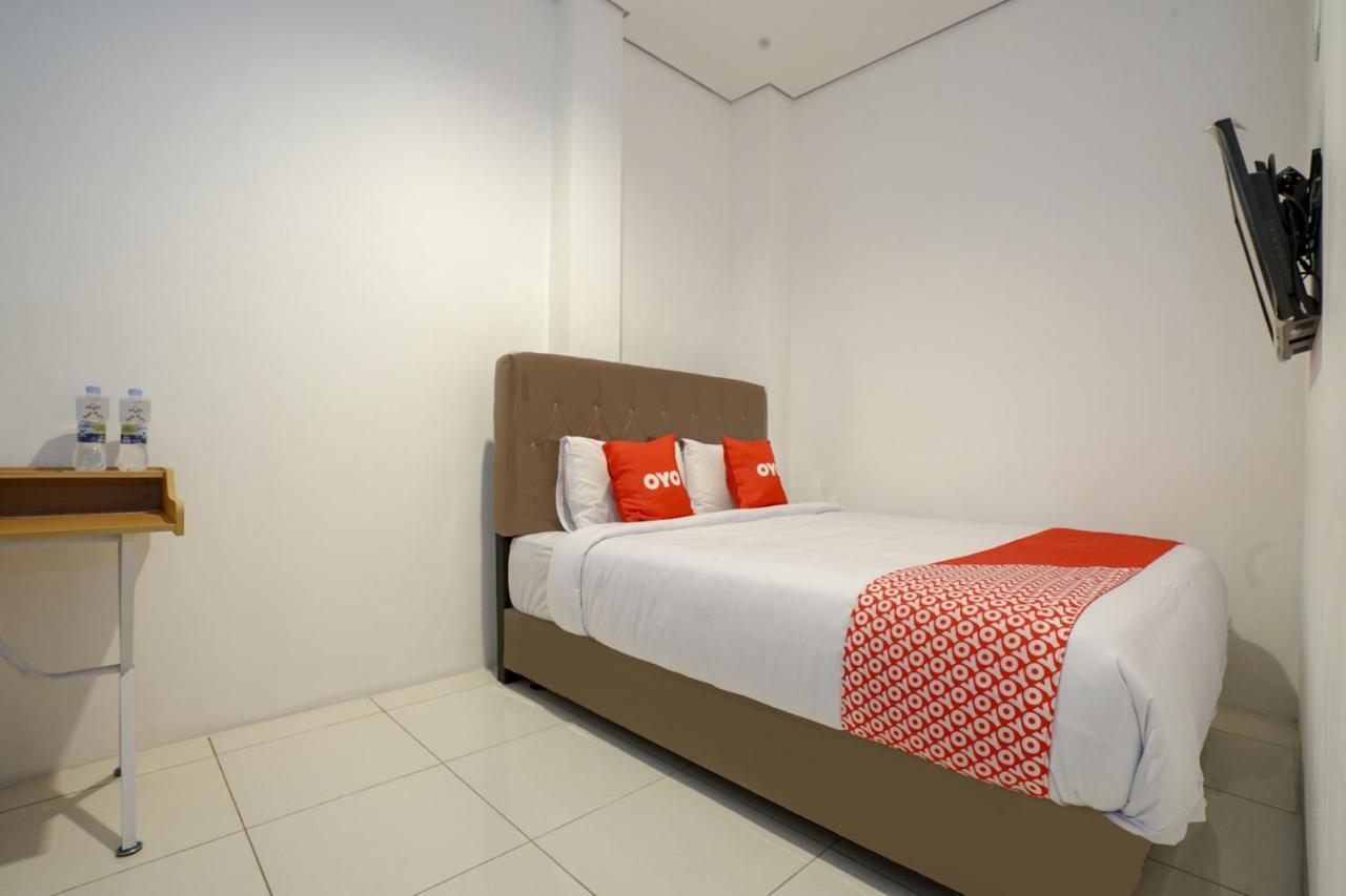 Hotel Oyo 2067 Fedith Kost Syariah Palembang