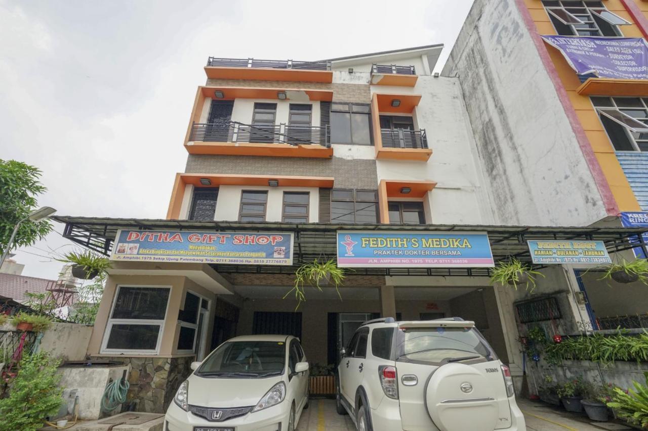 Hotel Oyo 2067 Fedith Kost Syariah