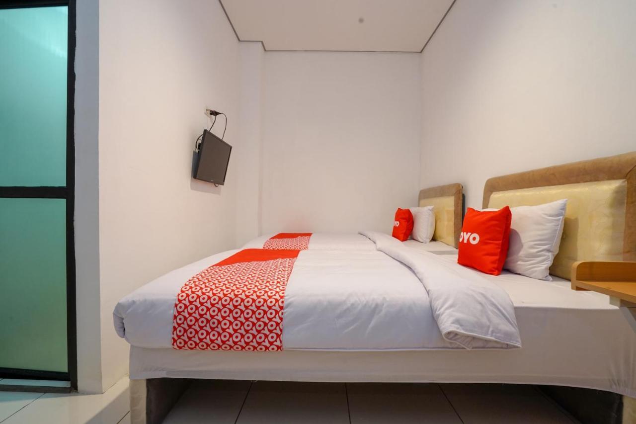 Oyo 2067 Fedith Kost Syariah Hotel Palembang